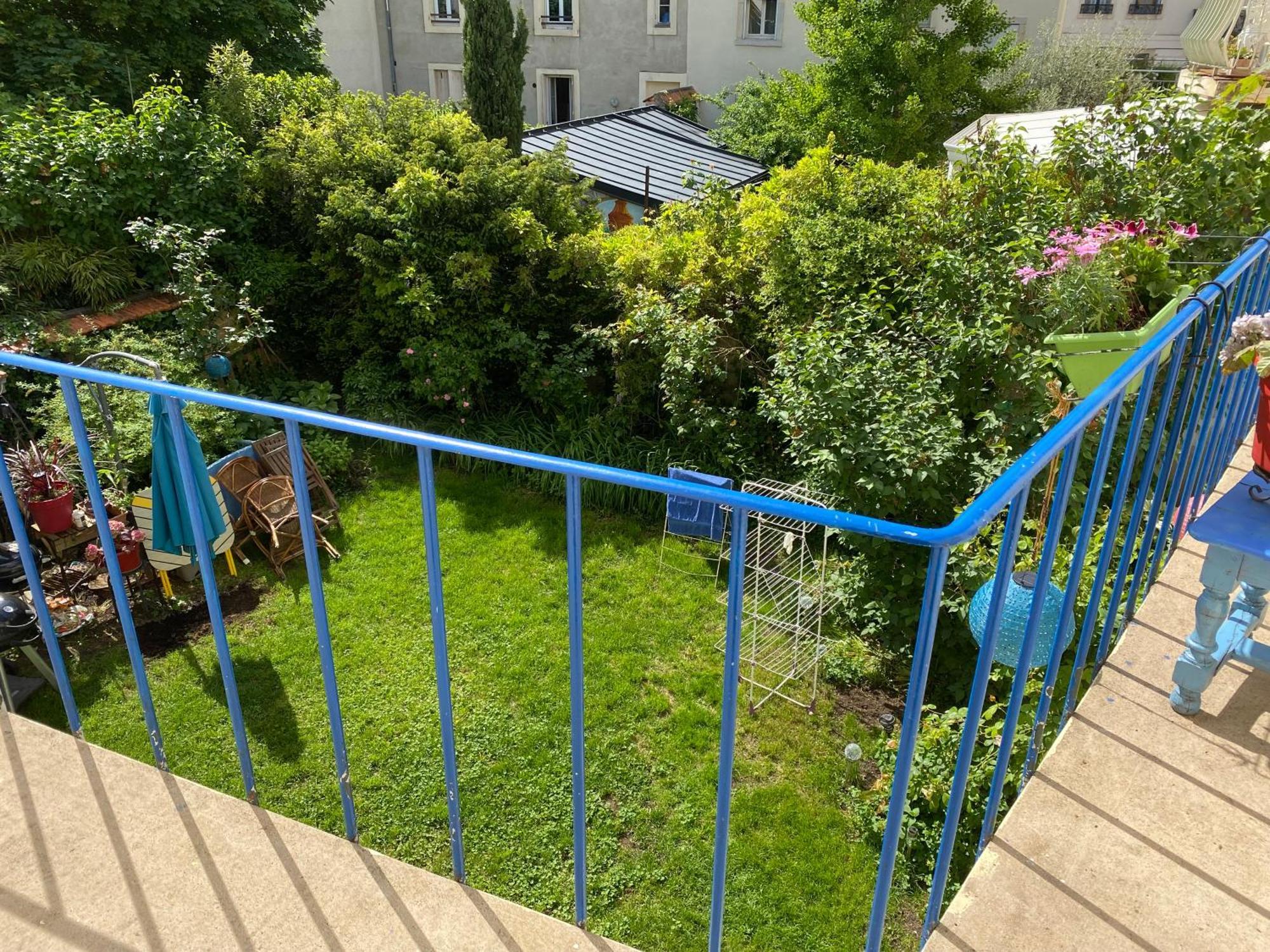 Haut De Jardin Dans Une Maison Dijon Bagian luar foto